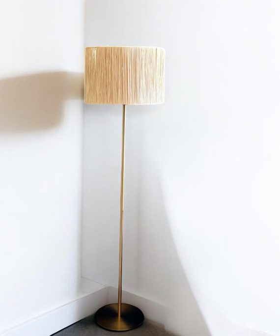 Lampe en raphia