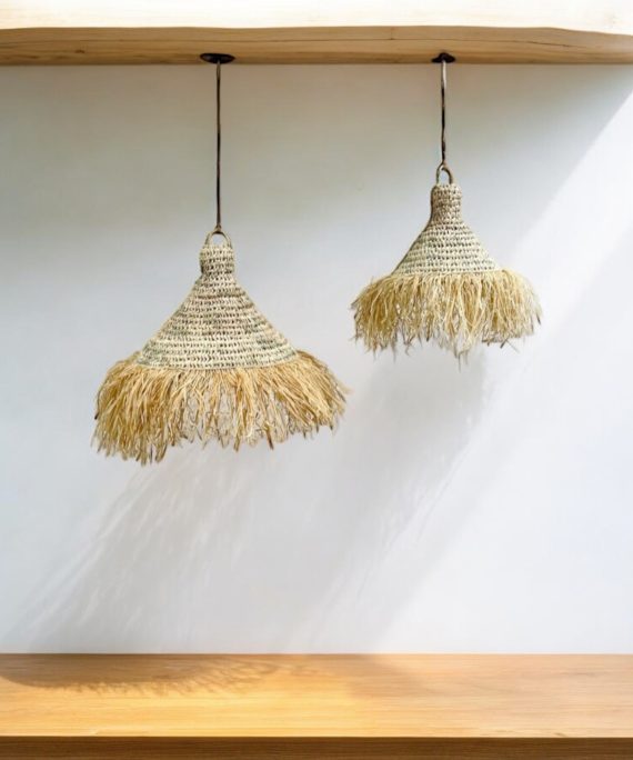 Suspensions  a cloche à franges en feuilles de palmier