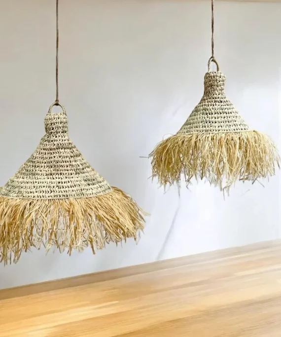 Suspension EVA clôche à franges en feuilles de palmiers
