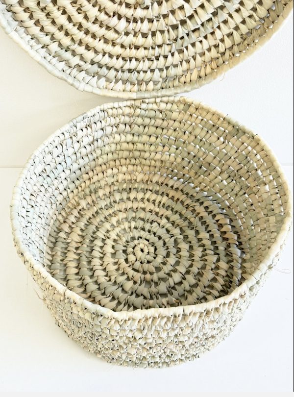Boîtes de rangement avec couvercle tressés en feuille de palmier – Image 3