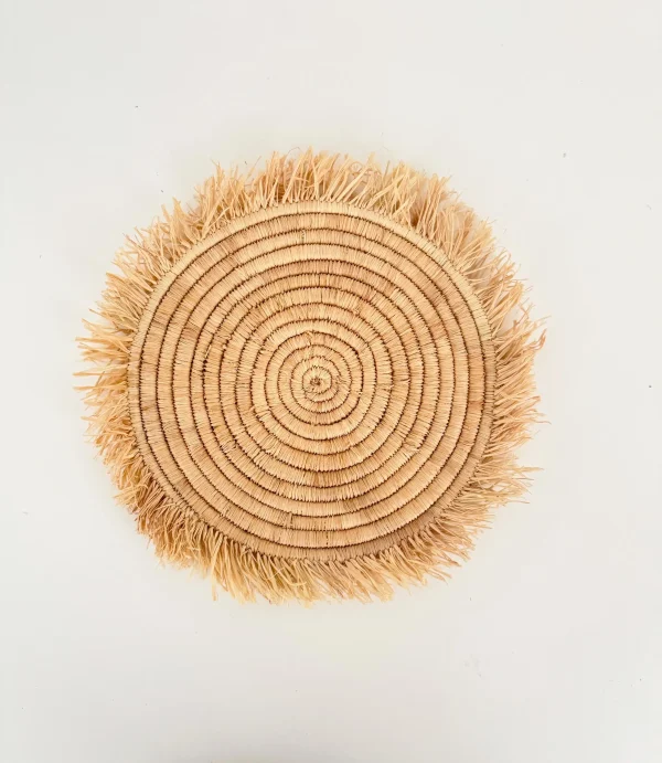 Set de table rond en raphia naturel  – avec franges – Image 3