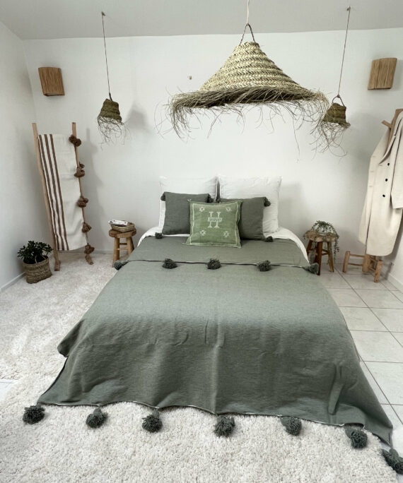 Plaid à pompons berbère marocain vert pastel authentique (1.5/2.5)