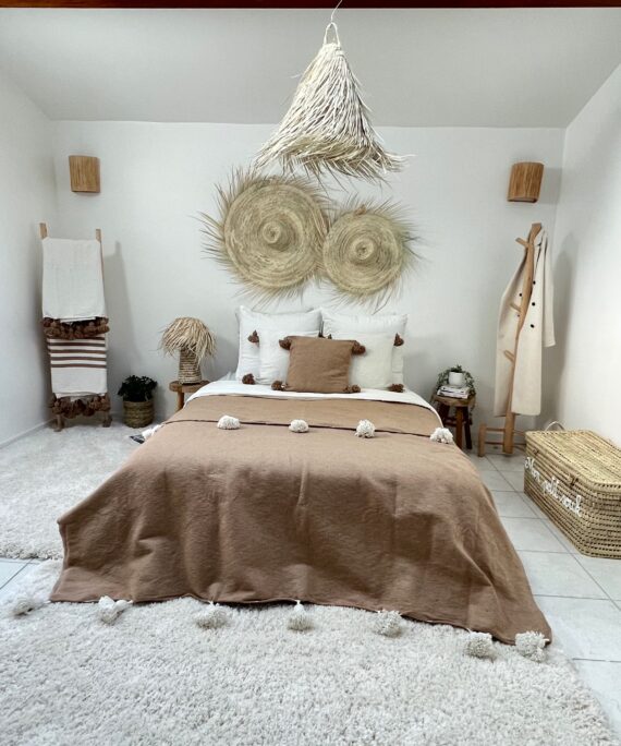 Plaid Taupe à pompons Blanc berbère marocain authentique (2/3)