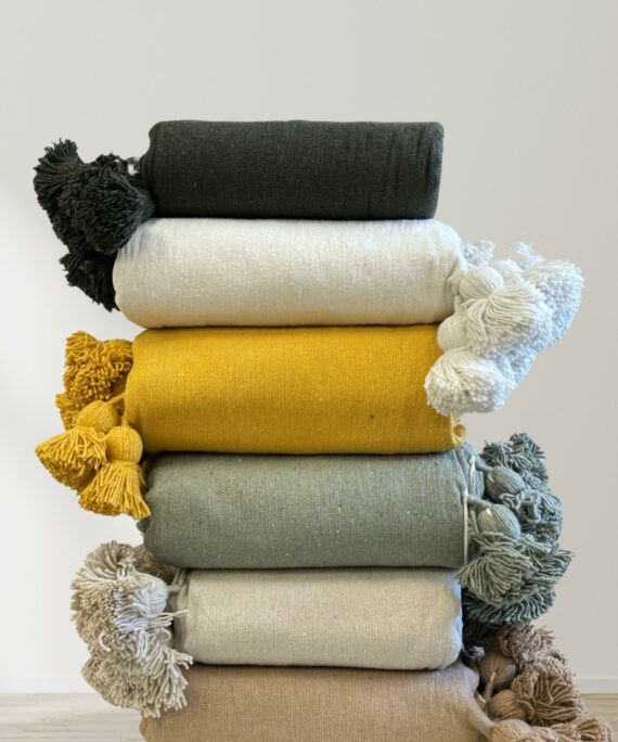 Plaid à pompons berbère marocain Vert kaki authentique (1.5/2.5)